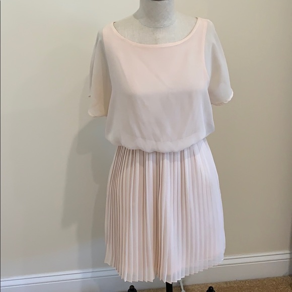 Forever 21 Dresses & Skirts - Powder Pink Dress